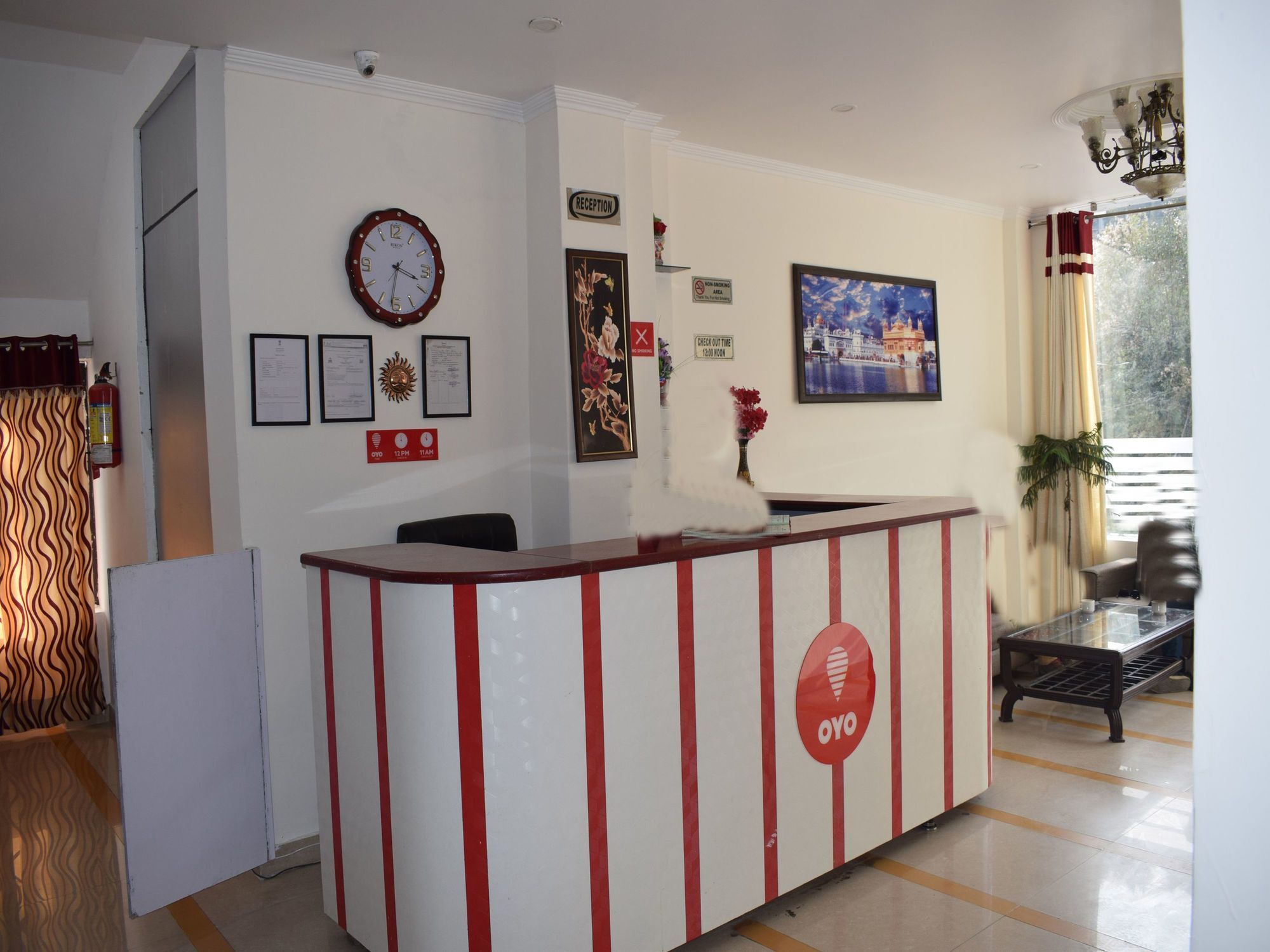 Oyo 10322 Hotel Raja Palace Дармсала Экстерьер фото